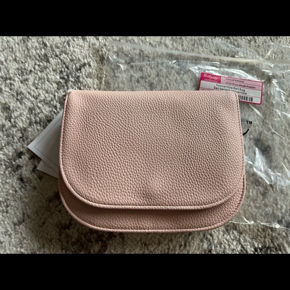 💕NEW💕Convertible Belt Bag by Thirty One - Picture 1 of 10